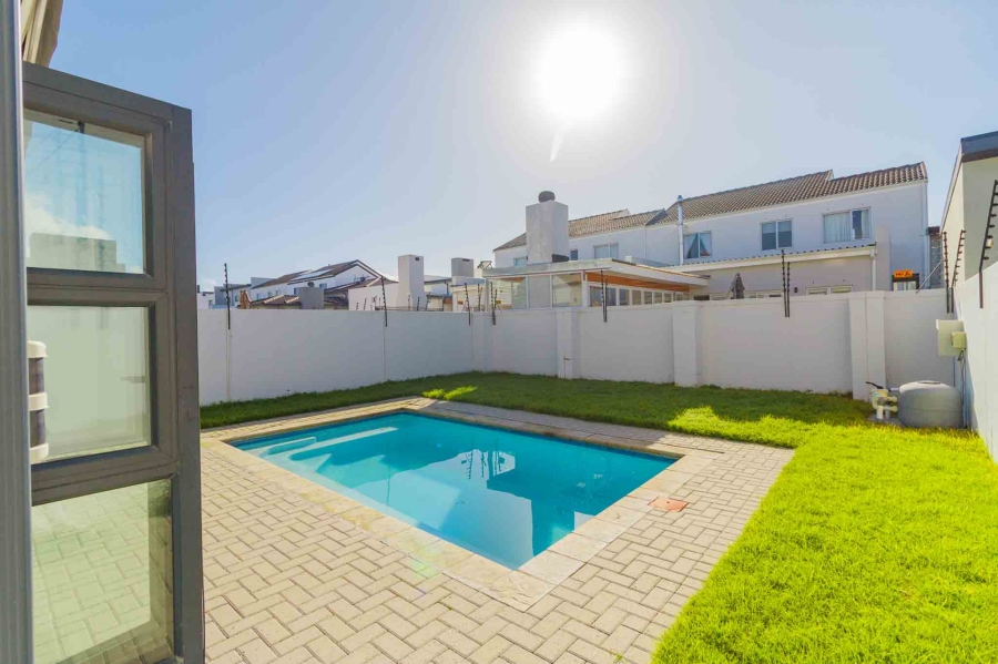 4 Bedroom Property for Sale in Sandown Western Cape